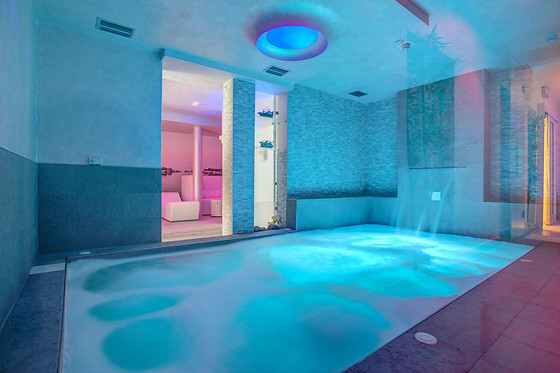 Ferretti Beach Hotel - photo 12